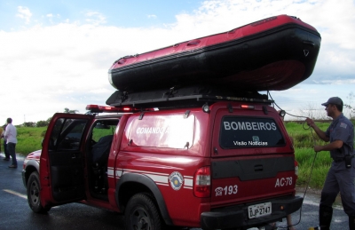 Menino desaparece em rio na região