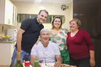 Filhos choram a perda dos pais para a COVID-19, casal faleceu com diferença de 17 dias 