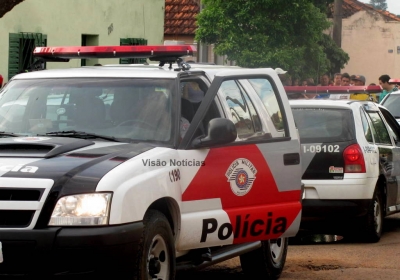 Comerciante quase perde os dedos em assalto