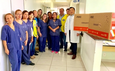 Lions Clube de Marília Nova Geração doa TV ao Hospital Materno-Infantil