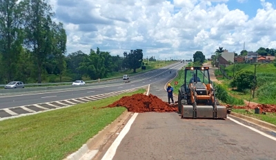 Alça de acesso à SP 294 é interditada no distrito de Lácio 
