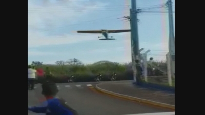 Piloto que fez rasantes em fábrica se diz arrependido