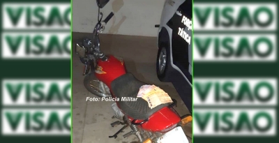 Moto furtada em Tupã é recuperada pela PM em Marília. Dois são presos.