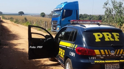  PRF prende caminhoneiro acusado de facilitar roubo da carga que transportava