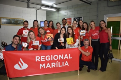 Funcionários do Santander vão ao Hemocentro doar sangue em campanha de incentivo