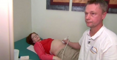 Mulher de 65 anos, mãe de 13 filhos, dá a luz a quadrigêmeos