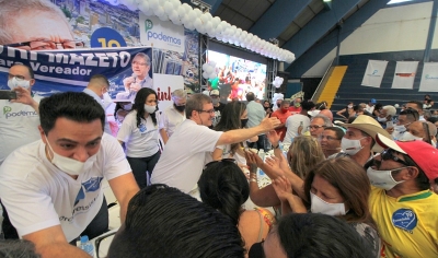 Camarinha recebe apoio popular na maior convenção partidária realizada em Marília