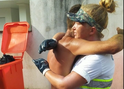 Garis ajudam a encontrar R$ 25 mil jogados no lixo por engano