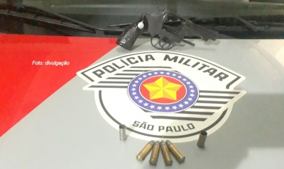 Empresário dá tiro e depois diz que não sabe porque estava armado