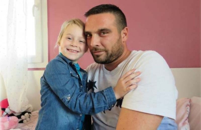 Colegas doam suas férias para pai cuidar da filha com câncer