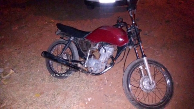 Polícia recupera moto após perseguição na zona sul