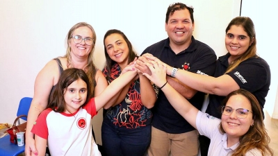 Menina de 9 anos salva mulher engasgada em Marília