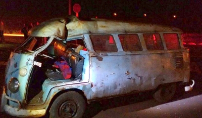 Jovem morre ao ser arremessado de veículo durante capotamento 