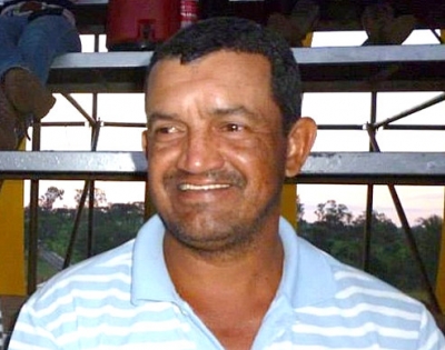 Homem morre ao cair do pé de jaca