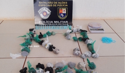 Policiais do BAEP prendem homem com drogas, na região