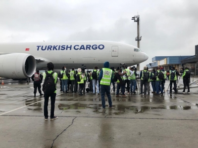 Primeiras 120 mil doses da vacina CoronaVac trazidas da China chega a São Paulo 