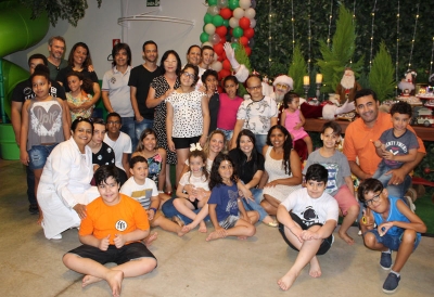 Festa de Natal reúne pacientes da Oncologia Pediátrica da Santa Casa de Marília