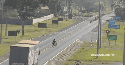 Polícia Rodoviária Federal evita suicídio de transexual na BR-153