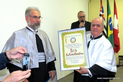 Univem completa 50 anos. Reitor é homenageado