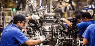 Produção da indústria volta a recuar em junho
