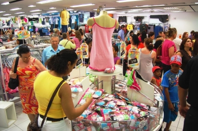 FERIADO: Lojas do comércio de Marília abrem até as 17 hs