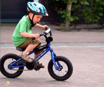 Dicas para ensinar seu filho a andar de bicicleta