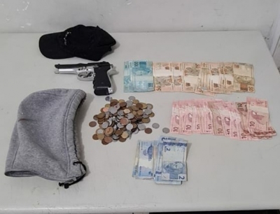 Ladrão é preso ao quebrar a perna em fuga de assalto na República