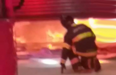 Incêndio atinge deposito de empresa e destrói veículos em Marília