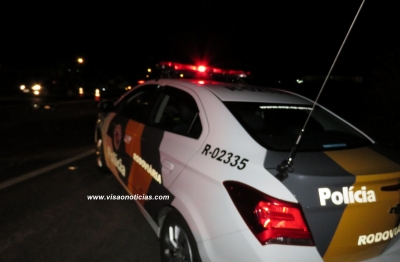 Motorista morre e quatro ficam feridos em acidente na SP-294