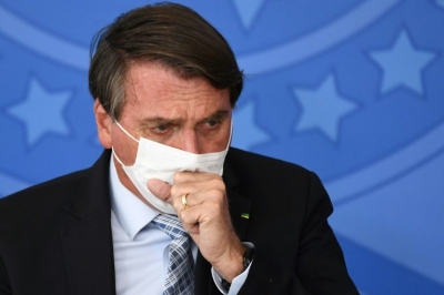 Bolsonaro sente fortes dores abdominais e é internado em hospital de Brasília
