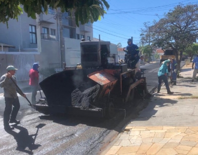 Prefeitura finaliza recape de trechos de ruas da área central da cidade