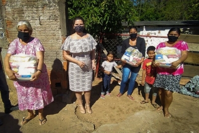 Fundo Social de Marília faz entrega de cestas básicas à famílias da zona sul