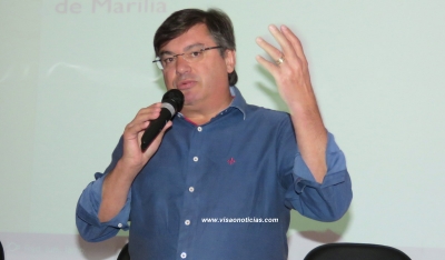 Prefeitura anuncia suspensão de benefícios à servidores. Sindicato critica e fala em traição