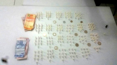 Jovem é preso por tráfico na Vila Barros