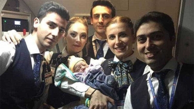 Bebê nasce durante voo para a Turquia, uma hora antes do pouso