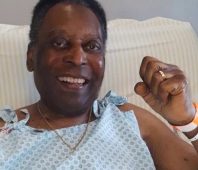 Pelé é internado e passa por exames; quimioterapia não responde e situação preocupa os médicos