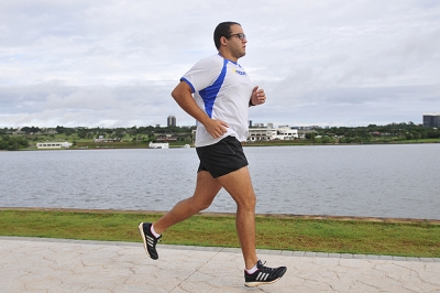 Atividade física reduz risco de câncer nos homens acima dos 40 anos