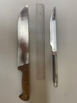 Mãe é presa por tentativa de homicídio após esfaquear namorado da filha