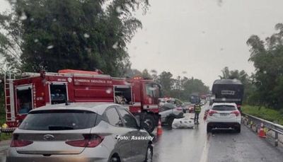 Três pessoas ficam feridas em grave acidente em rodovia da região