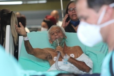 Morre homem que pediu prioridade a outros pacientes durante incêndio em hospital