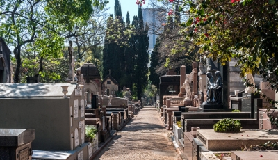 Morrer está mais caro: preços de serviços funerários sobem mais de 400%