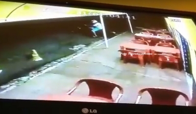 Criminoso aproveita distração da vítima e furta moto