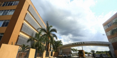 Anvisa orienta laboratórios para detecção de nova variante de covid-19