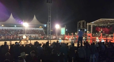 Festa do Peão de Boiadeiro de Vera Cruz termina hoje com a final do rodeio e show