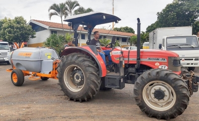 Pulverizador cedido por empresa amplia higienização das ruas de Marília