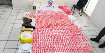 Polícia Militar apreende mais de 2 mil pinos de drogas na zona Sul 