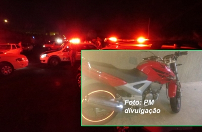 PM recupera moto furtada após mãe confirmar roupa do próprio filho