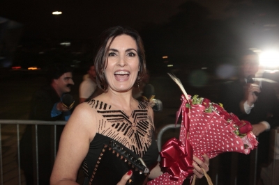 Fátima Bernardes terá carreira homenageada em prêmio nos EUA