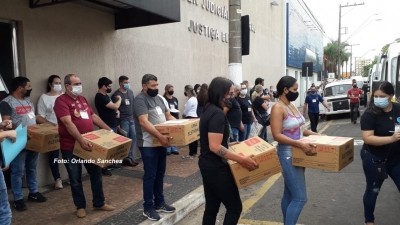 Operação entrega urnas aos locais de votação em Marília