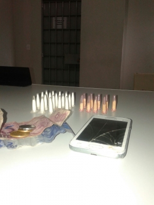 Adolescente pula em esgoto para tentar fugir da PM